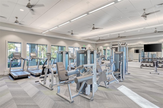 gym featuring recessed lighting, carpet floors, visible vents, a ceiling fan, and baseboards