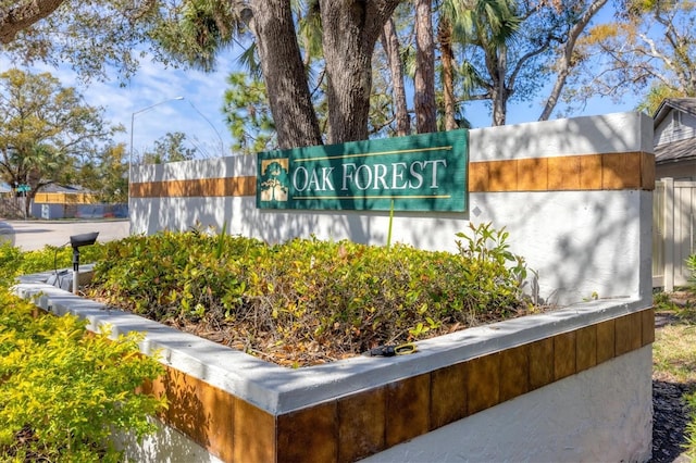 view of community / neighborhood sign