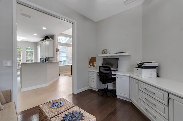 home office with visible vents, baseboards, dark wood-style flooring, and recessed lighting