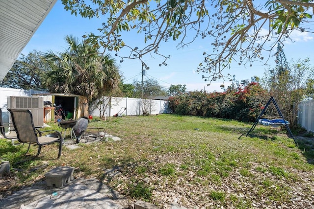 view of yard featuring a fenced backyard