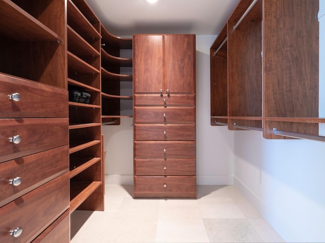 534 Beach Rd, Sarasota, FL 34242 - view of spacious closet