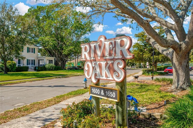 1600 1st Ave W Unit 102A, Bradenton, FL 34205 - community / neighborhood sign with a yard