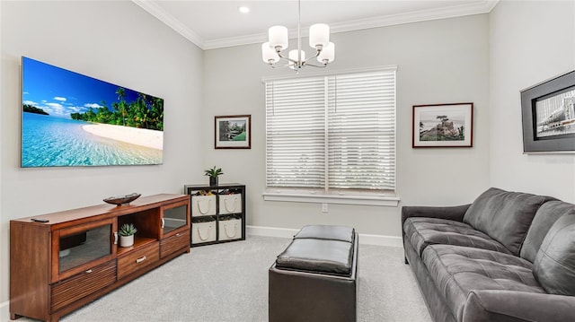 carpeted living room with baseboards, an inviting chandelier, and crown molding