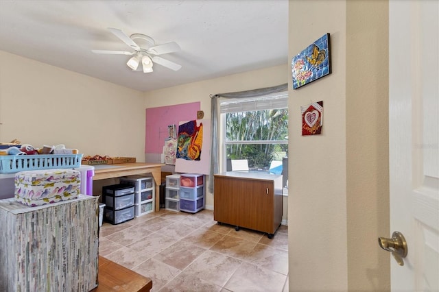 bedroom with ceiling fan