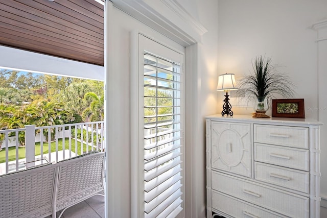 entryway featuring tile patterned flooring