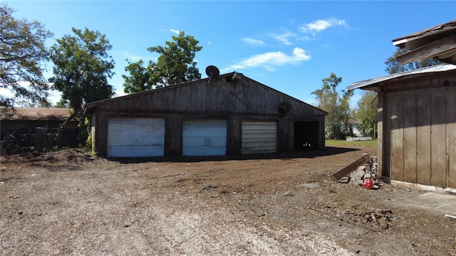 view of detached garage