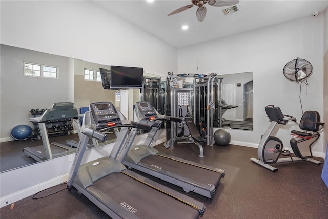 exercise room with a ceiling fan, recessed lighting, visible vents, and baseboards