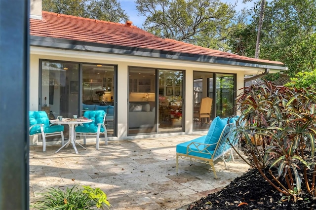1610 S Lake Shore Dr, Sarasota, FL 34231 - view of patio / terrace