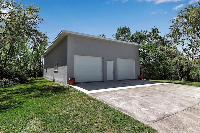 view of detached garage