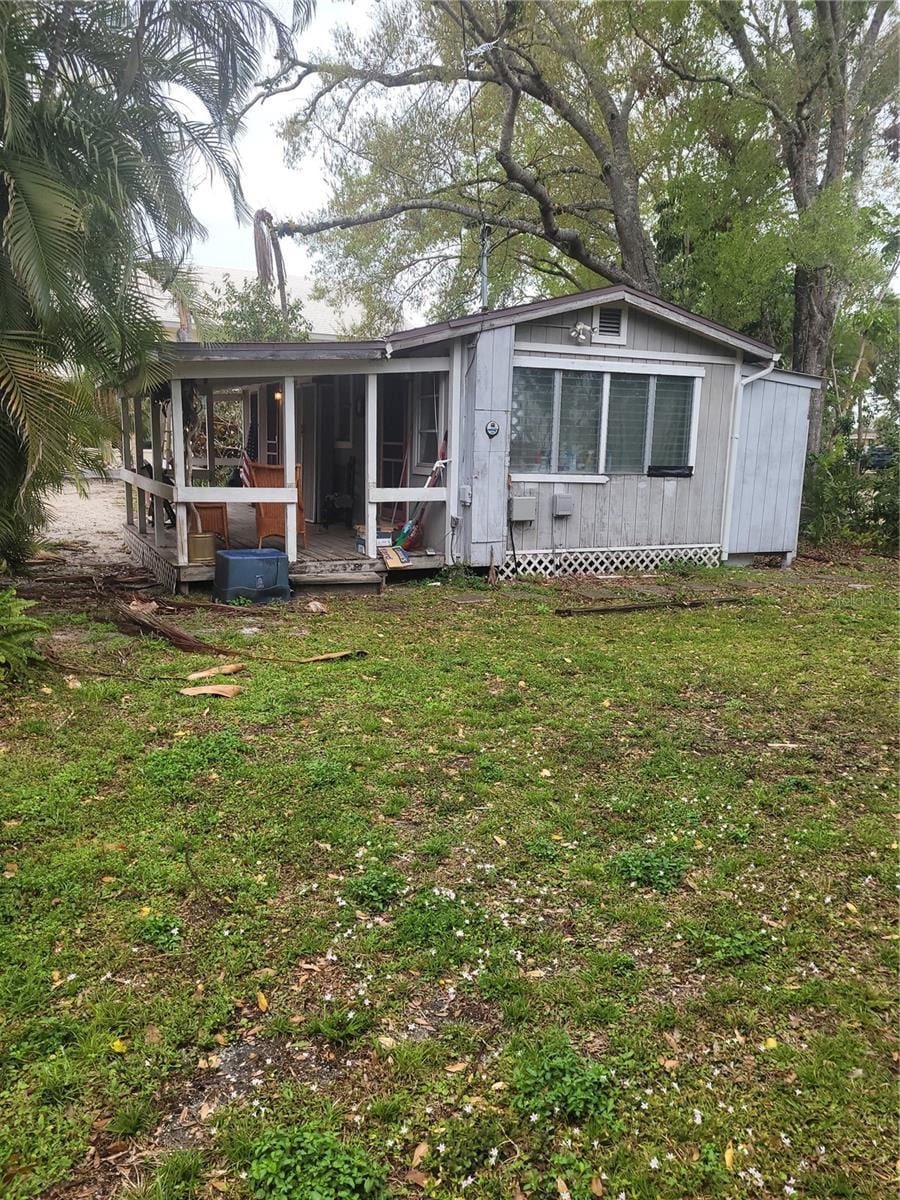 view of front of home with a front yard