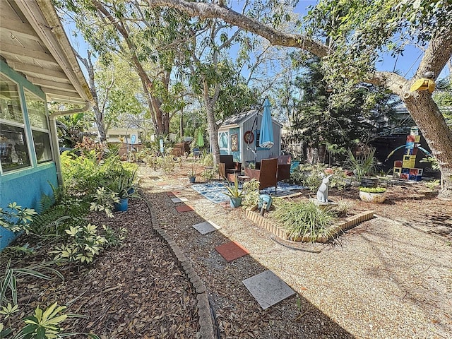 view of yard featuring a patio