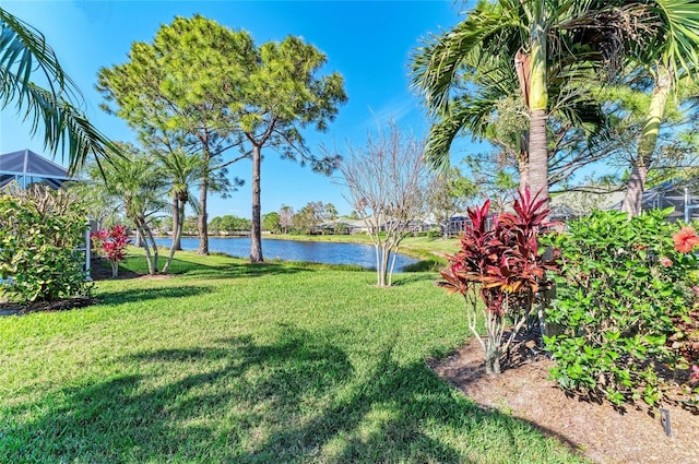 view of yard featuring a water view