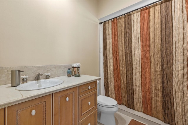 1364 Point Crisp Rd, Sarasota, FL 34242 - full bathroom with curtained shower, vanity, and toilet