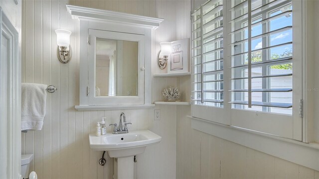 7715 Westmoreland Dr, Sarasota, FL 34243 - half bathroom with toilet