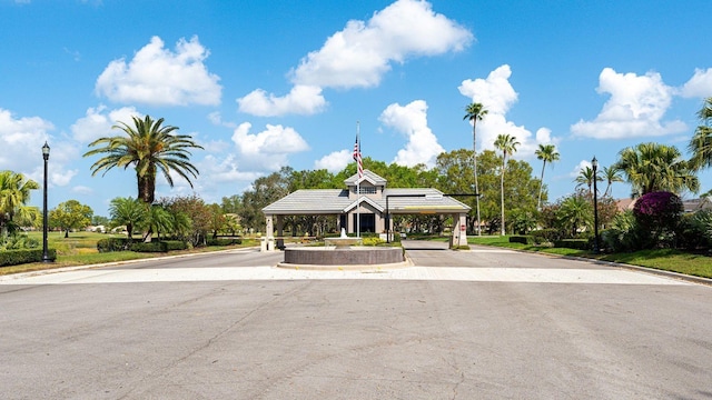 surrounding community with driveway