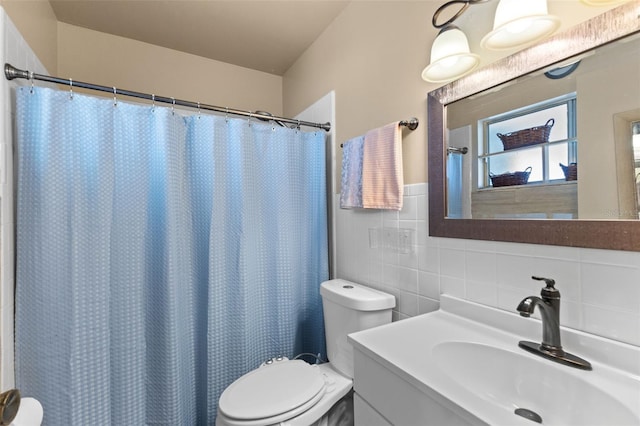 full bathroom featuring vanity, tile walls, toilet, and a shower with curtain