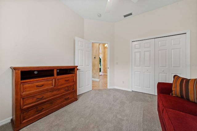 sitting room with carpet floors, baseboards, visible vents, and a ceiling fan