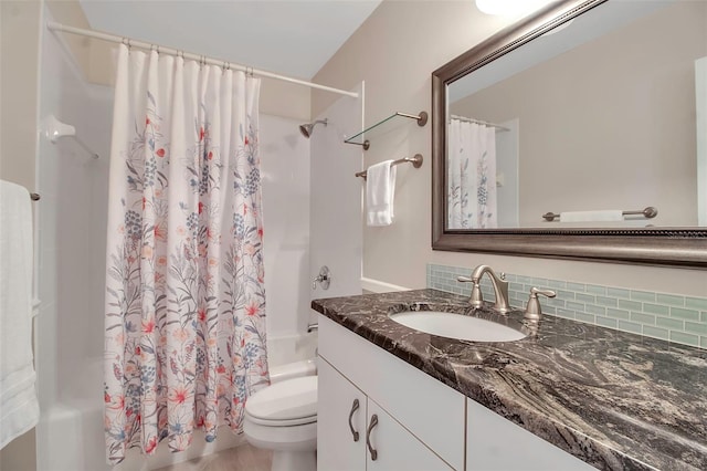 full bath with backsplash, vanity, shower / tub combo with curtain, and toilet