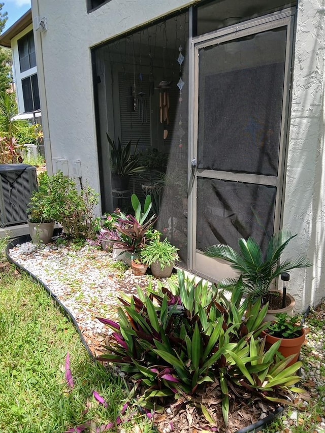 6012 Oak Creek Ln Unit 1913, Bradenton, FL 34210 - exterior view of stucco siding