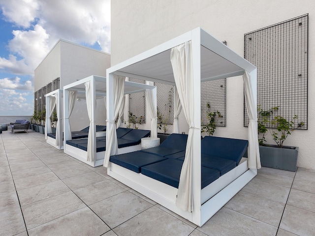 view of patio / terrace featuring an outdoor hangout area