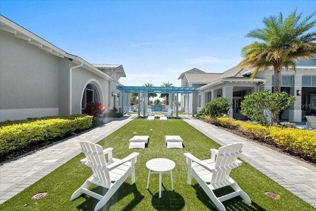 view of yard featuring a pergola