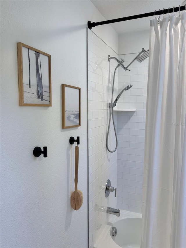 full bathroom featuring shower / bath combo with shower curtain