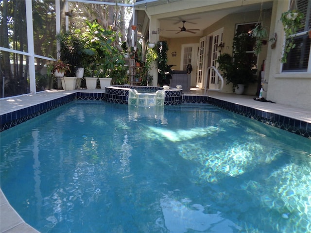 1354 Tearose Pl, Sarasota, FL 34239 - view of pool featuring a patio, a lanai, a pool with connected hot tub, and ceiling fan