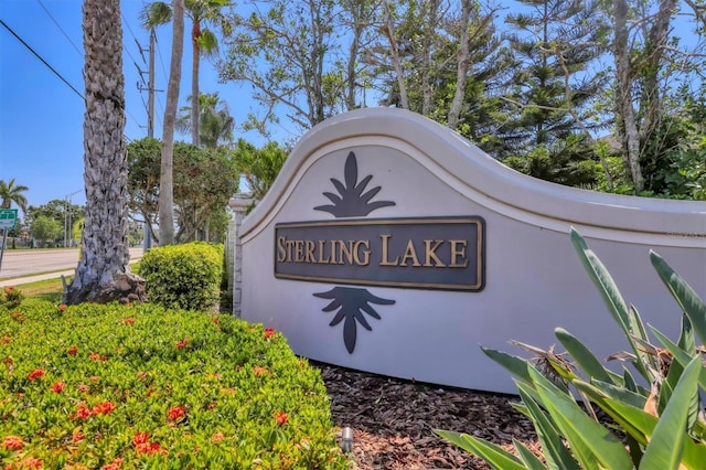 view of community / neighborhood sign