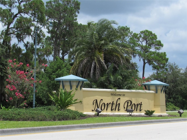 view of community / neighborhood sign