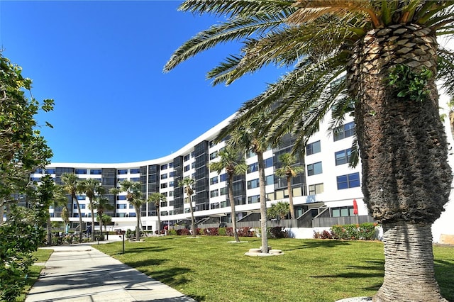 view of apartment building / complex