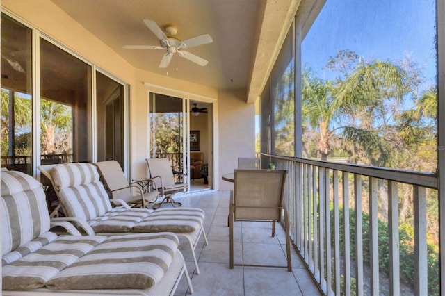 balcony featuring a ceiling fan