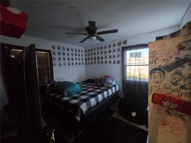 bedroom with a ceiling fan