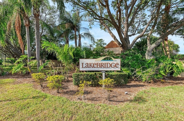 view of community / neighborhood sign