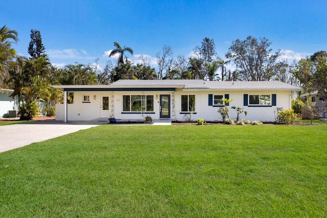 single story home featuring driveway and a front lawn