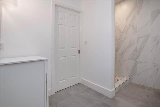 800 Everest Rd, Venice, FL 34293 - bathroom featuring a walk in shower