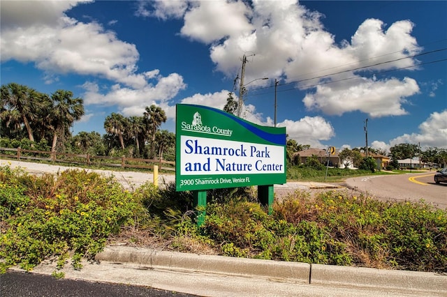 800 Everest Rd, Venice, FL 34293 - exterior space with fence