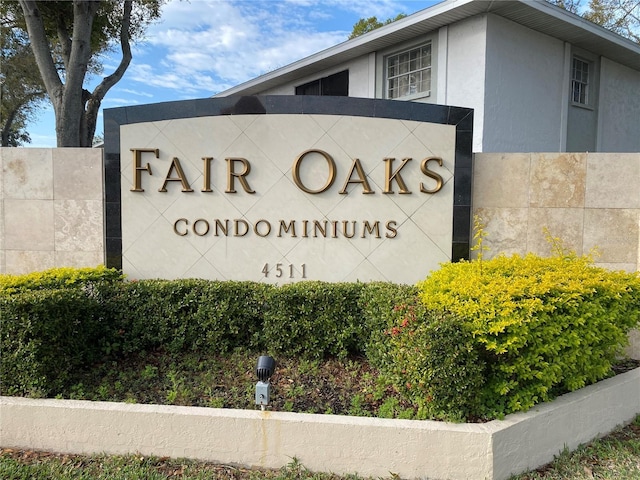 view of community / neighborhood sign