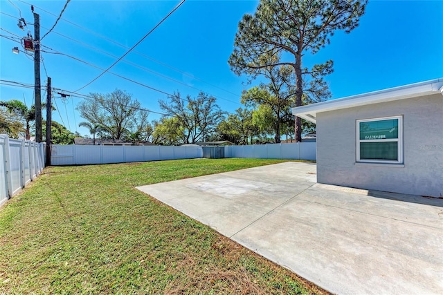 view of yard featuring a fenced backyard and a patio area