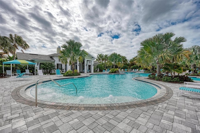 5 Barbados Rd Unit 31, Englewood, FL 34223 - community pool with a patio area