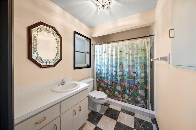 full bath featuring a shower with shower curtain, toilet, and vanity