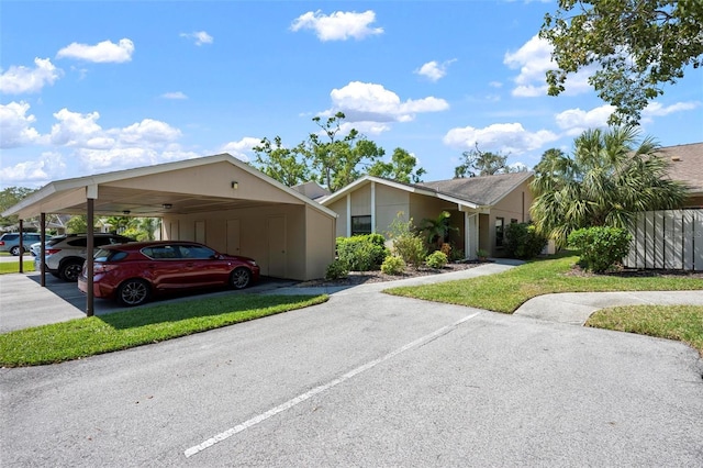 view of front facade with a front yard