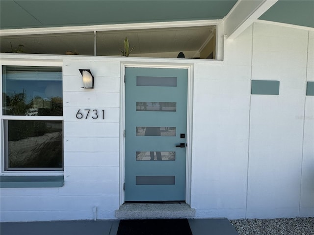 view of property entrance