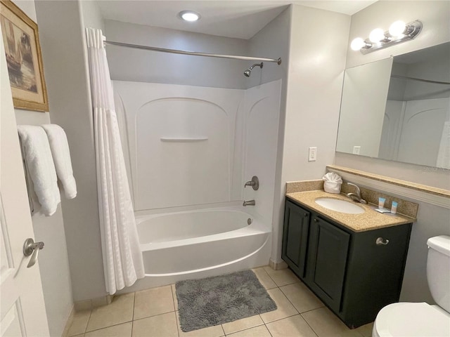 13415 Blue Heron Beach Dr Unit 1407, Orlando, FL 32821 - full bath featuring tile patterned flooring, shower / bath combination with curtain, toilet, and vanity