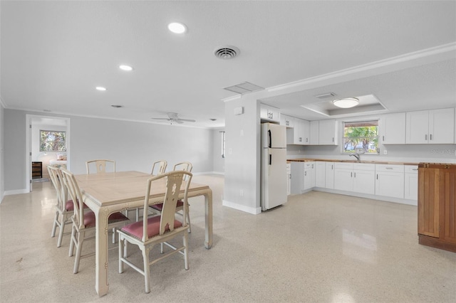 dining room with visible vents, recessed lighting, a ceiling fan, and baseboards