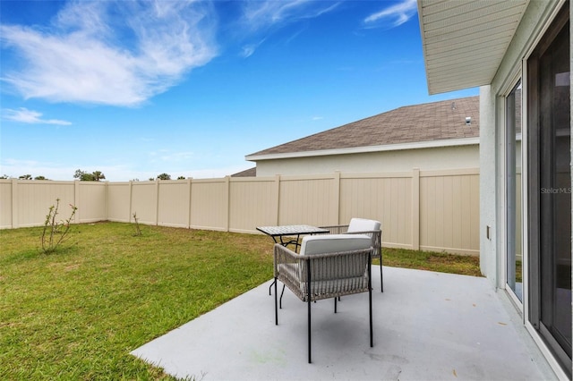 view of patio featuring a fenced backyard