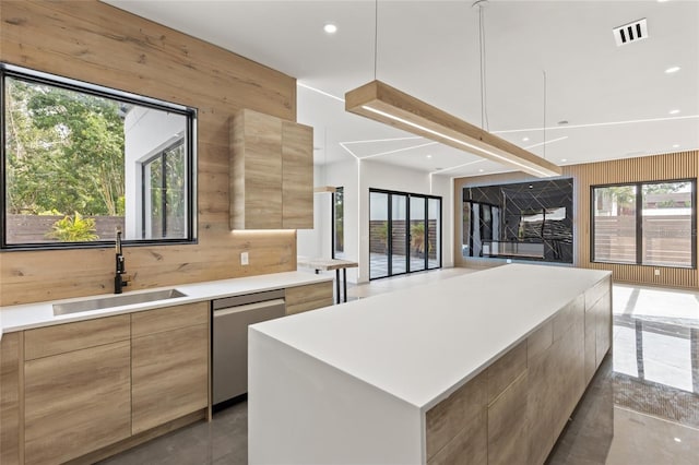 1716 9th St, Sarasota, FL 34236 - kitchen featuring visible vents, open floor plan, modern cabinets, a sink, and dishwasher