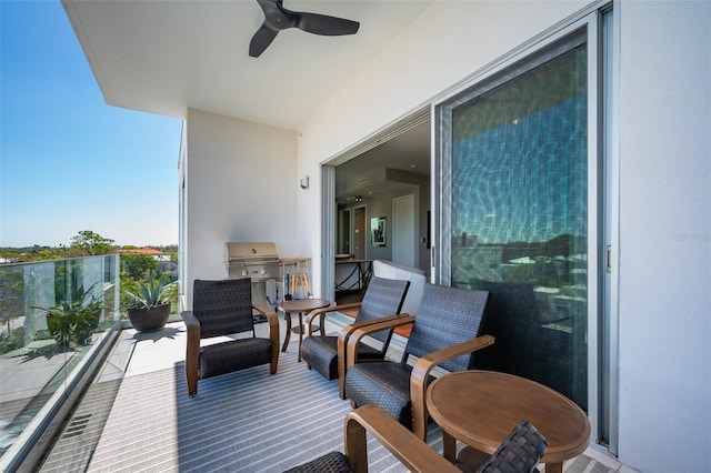 balcony featuring ceiling fan