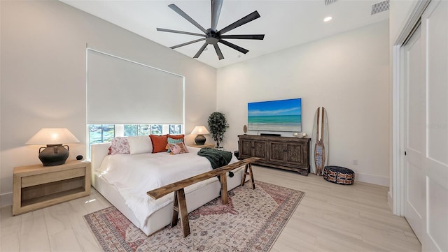 8348 Catamaran Cir, Lakewood Ranch, FL 34202 - bedroom featuring light wood-style floors, visible vents, a ceiling fan, and recessed lighting
