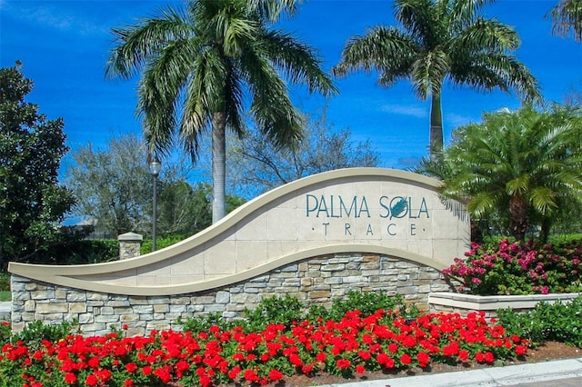 view of community / neighborhood sign