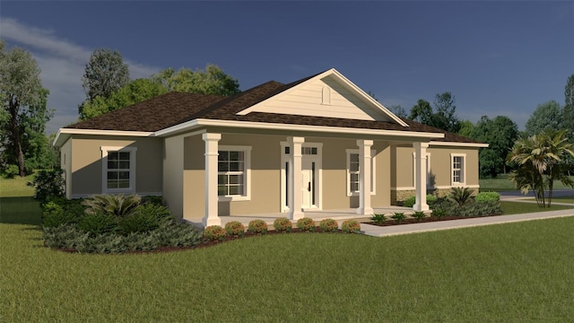 view of front of house with stucco siding, roof with shingles, a porch, and a front lawn